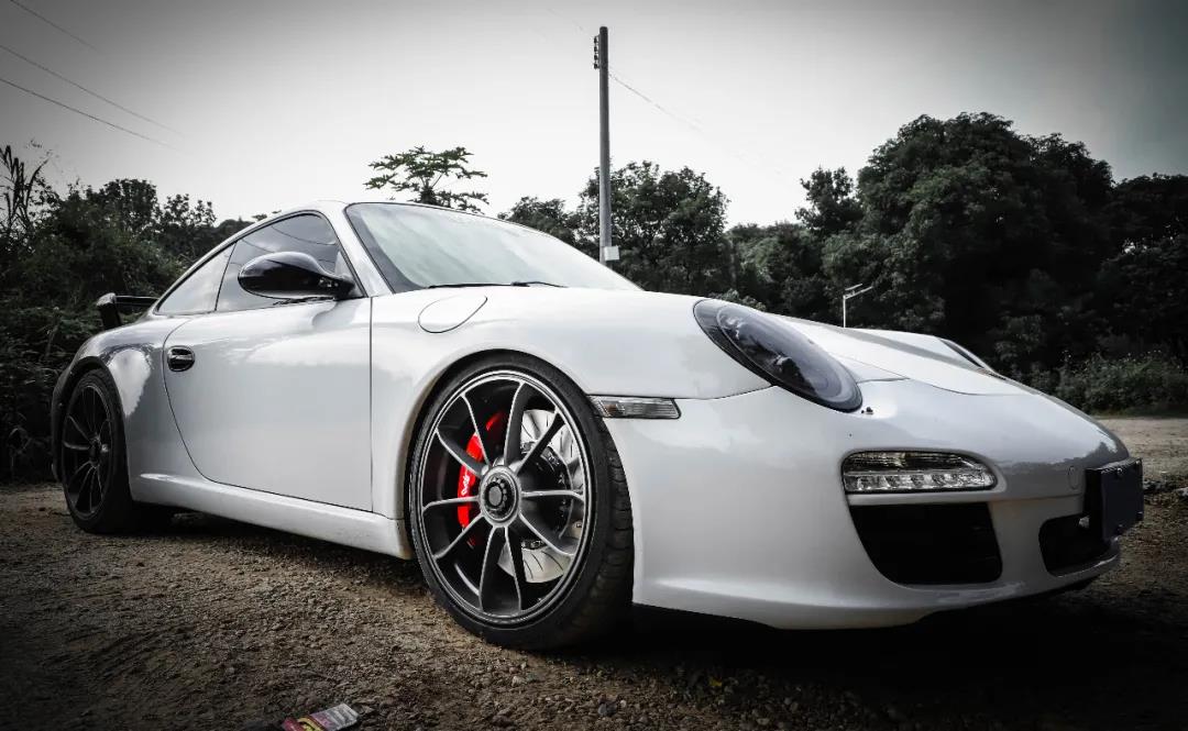 保時(shí)捷911 剎車改裝升級(jí) VINIC M60大六剎車套裝，剎車更加線性有力！